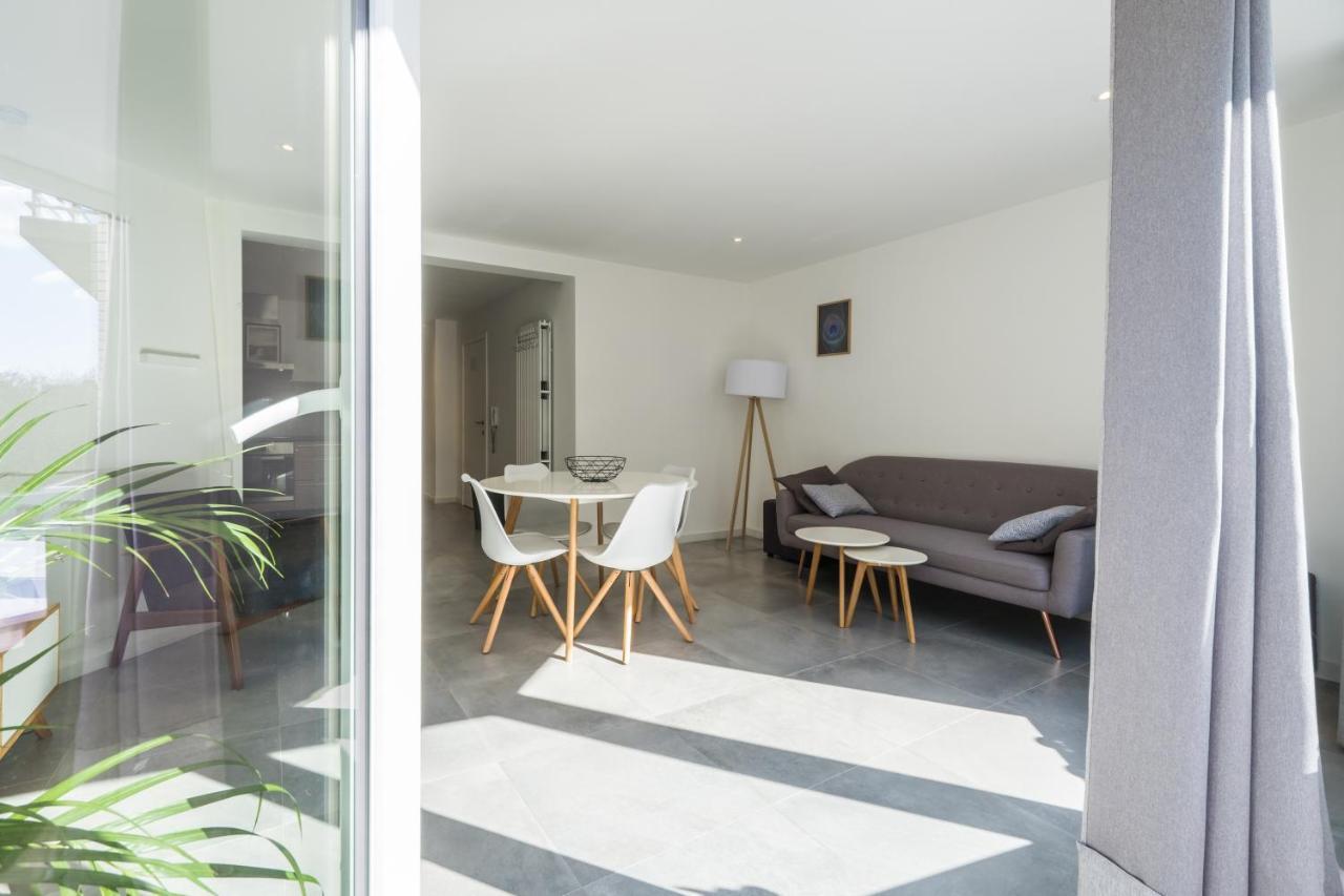 Luxury Apartment With Free Parking Oostende Bagian luar foto